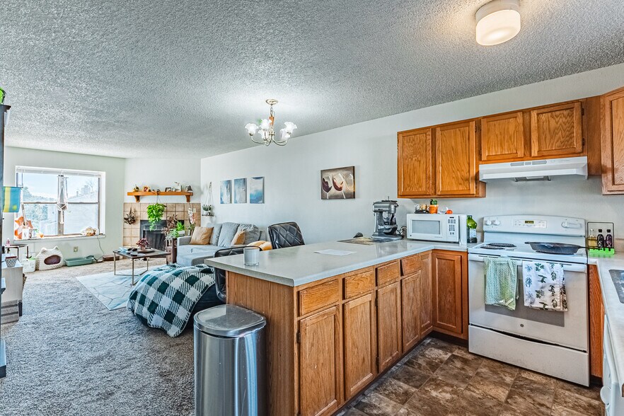 More Photos Of 6970 Peyote Way, Colorado Springs Apartments For Sale