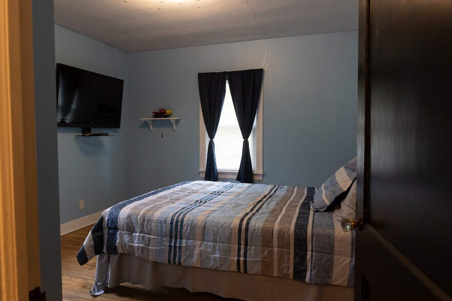 More Photos Of 2800 NY-49, West Monroe Auto Repair For Sale