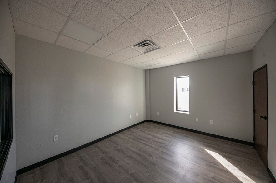 More Photos Of 14661 W I-20, Odessa Warehouse For Lease