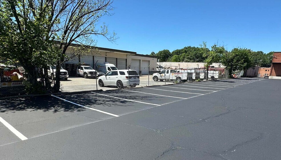 More Photos Of 5150 Lawrence Pl, Hyattsville Warehouse For Lease