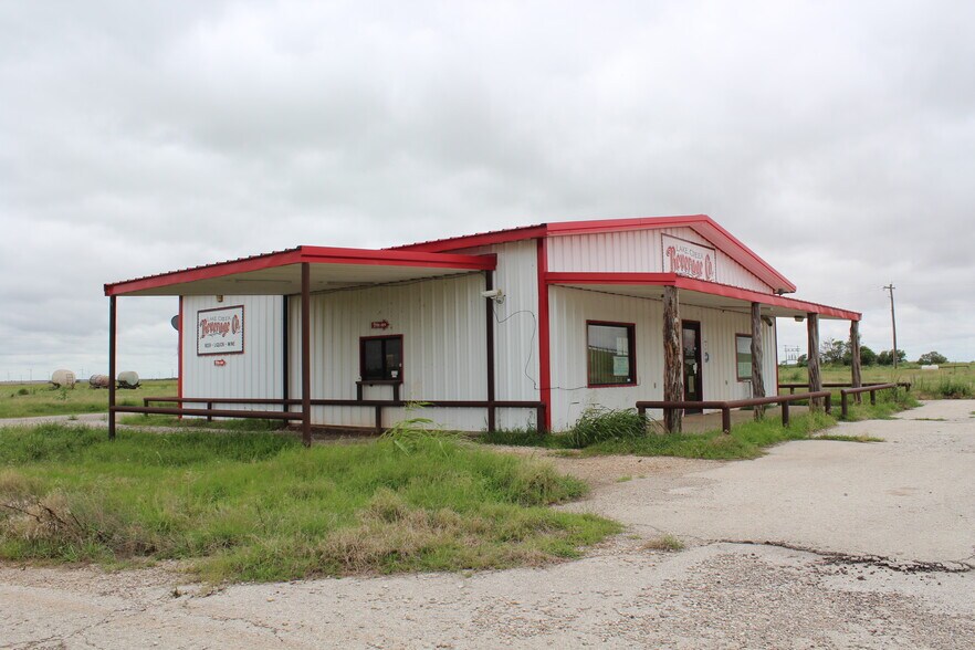 More Photos Of 503 S 5th St, Goree General Retail For Sale