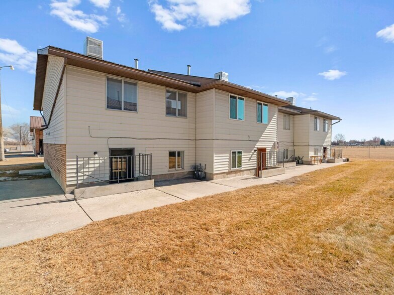 More Photos Of 268-408 1220 South St, Vernal Apartments For Sale