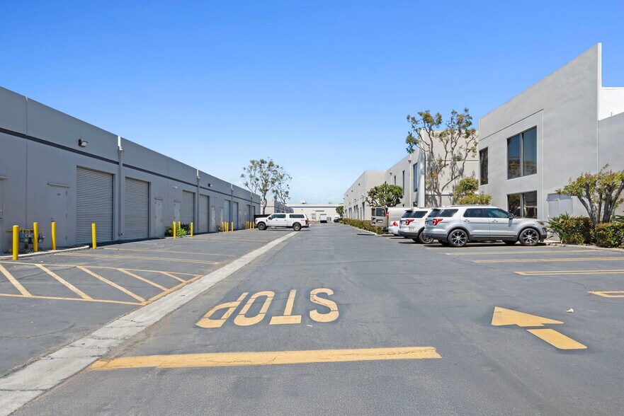 More Photos Of 20675 S Western Ave, Torrance Flex For Lease