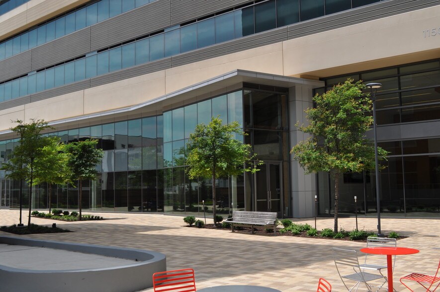 More Photos Of 1150 State St, Richardson Office For Lease