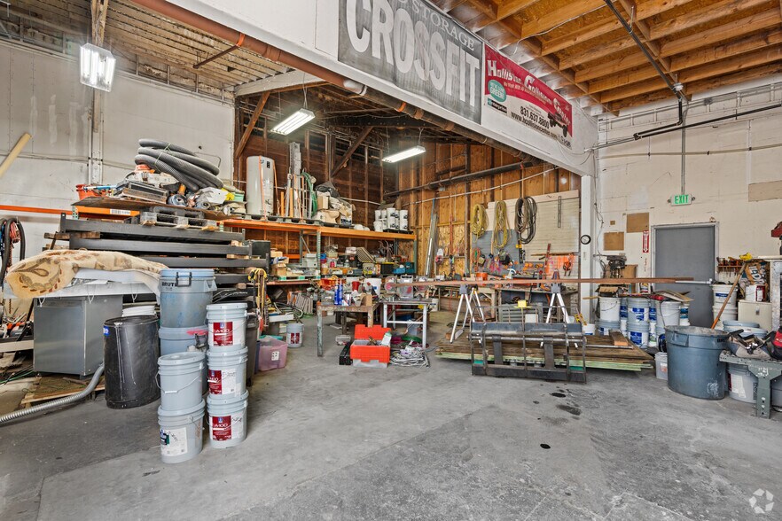 More Photos Of 320 Hillcrest Rd, Hollister Showroom For Lease