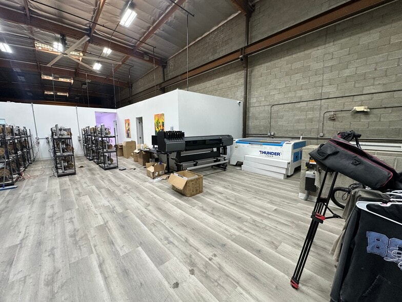 More Photos Of 11316 Goss St, Sun Valley Manufacturing For Lease