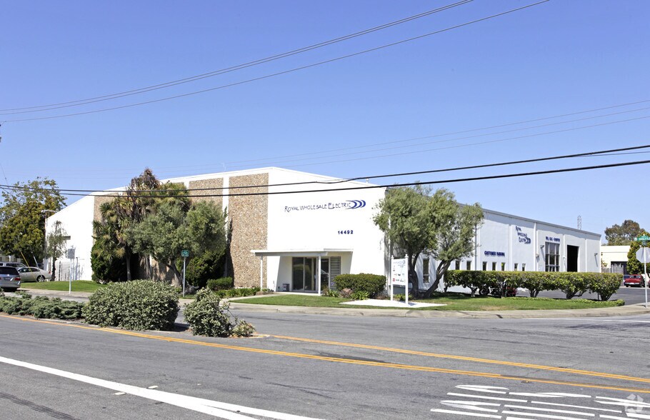 More Photos Of 14492 Doolittle Dr, San Leandro Warehouse For Lease