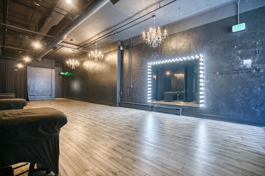 More Photos Of 2027-2035 Broadway, Boulder General Retail For Sale