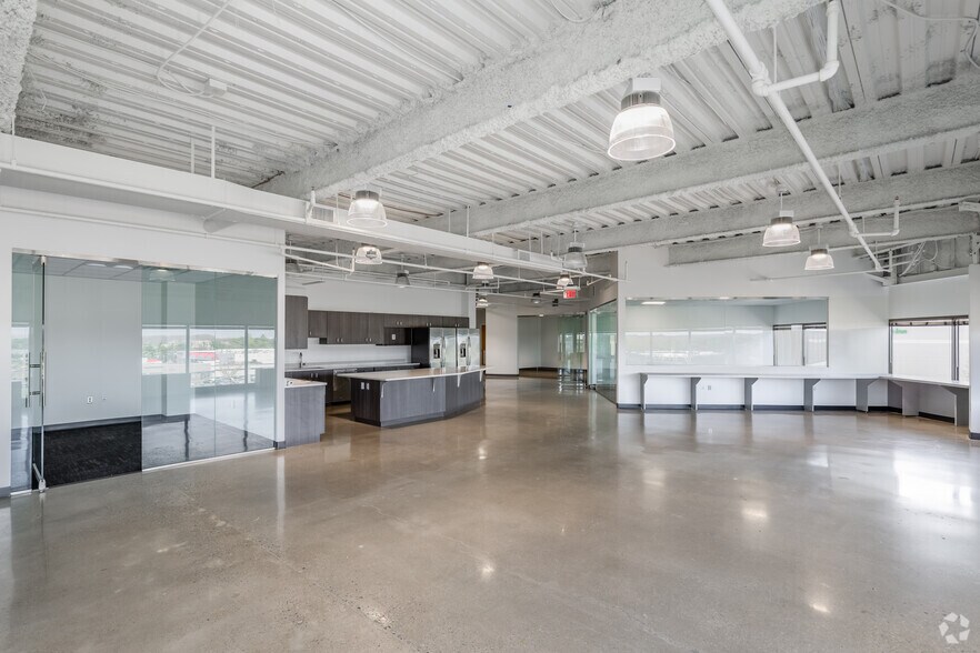 More Photos Of 6 Montgomery Village Ave, Gaithersburg Office For Lease