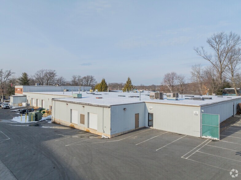 More Photos Of 46 Rogers Rd, Haverhill Light Manufacturing For Lease