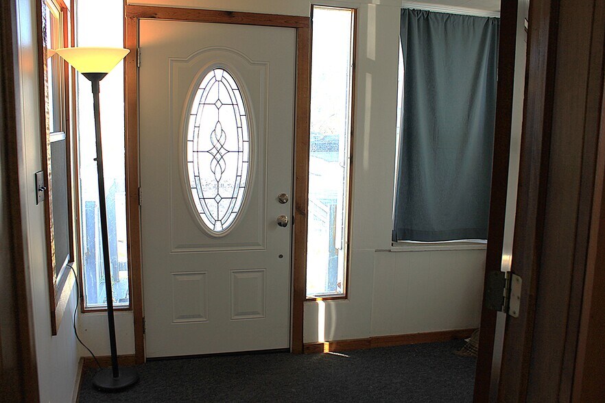 More Photos Of 988 E 185th St, Cleveland Office For Sale