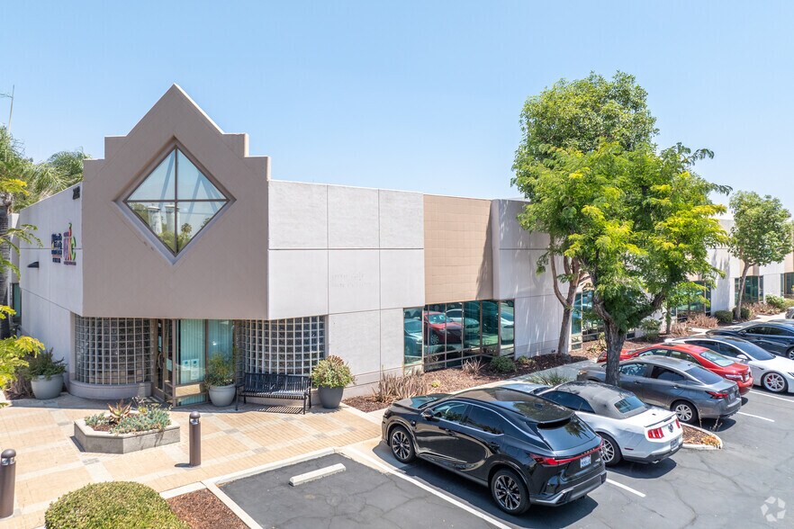 Primary Photo Of 2038 Iowa Ave, Riverside Office For Lease