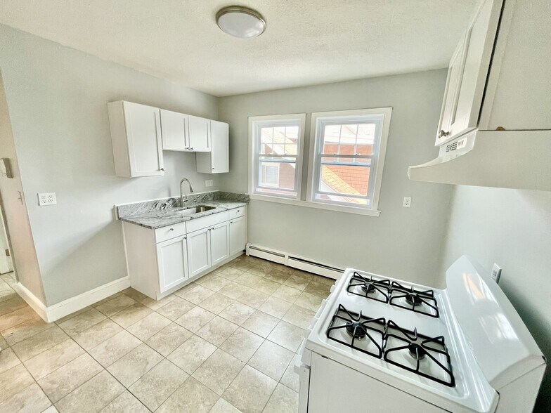 More Photos Of 87 Webster St, Haverhill Apartments For Sale