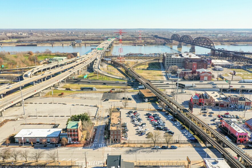 More Photos Of 700 S Broadway, Saint Louis General Retail For Sale