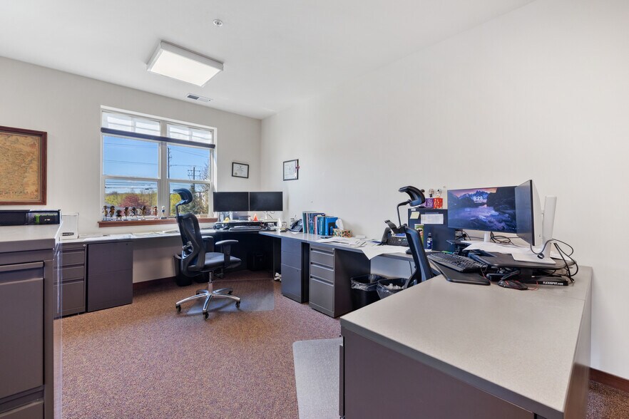 More Photos Of 122 Wisconsin St, West Bend Office For Lease