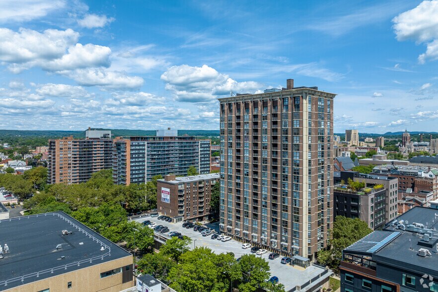 More Photos Of 129 York St, New Haven Apartments For Lease