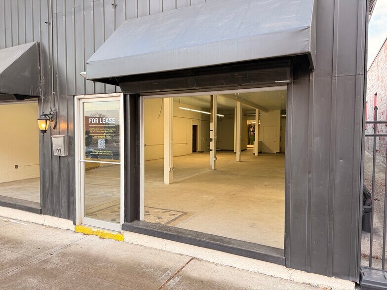More Photos Of 127 SE 3rd St, Lees Summit Freestanding For Lease
