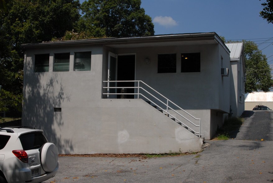 More Photos Of 4 Beck St NW, Atlanta Storefront Retail Office For Sale
