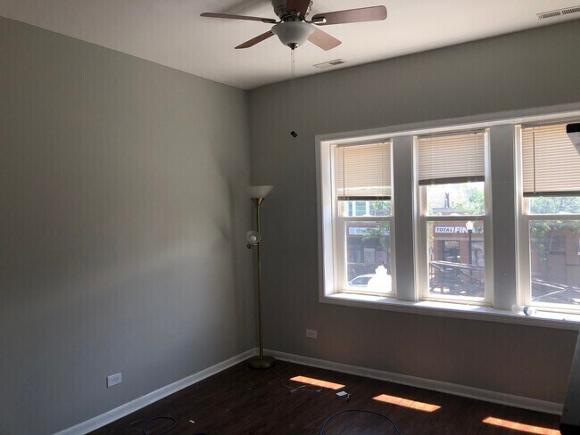 More Photos Of 3014 W Irving Park Rd, Chicago Storefront Retail Residential For Sale