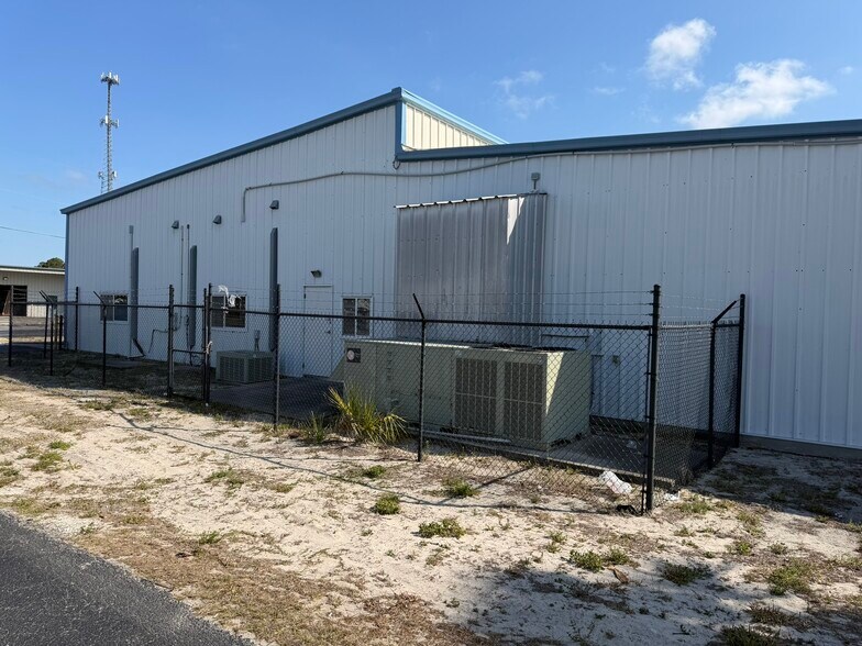 More Photos Of 16609 US Highway 19, Hudson Industrial For Lease