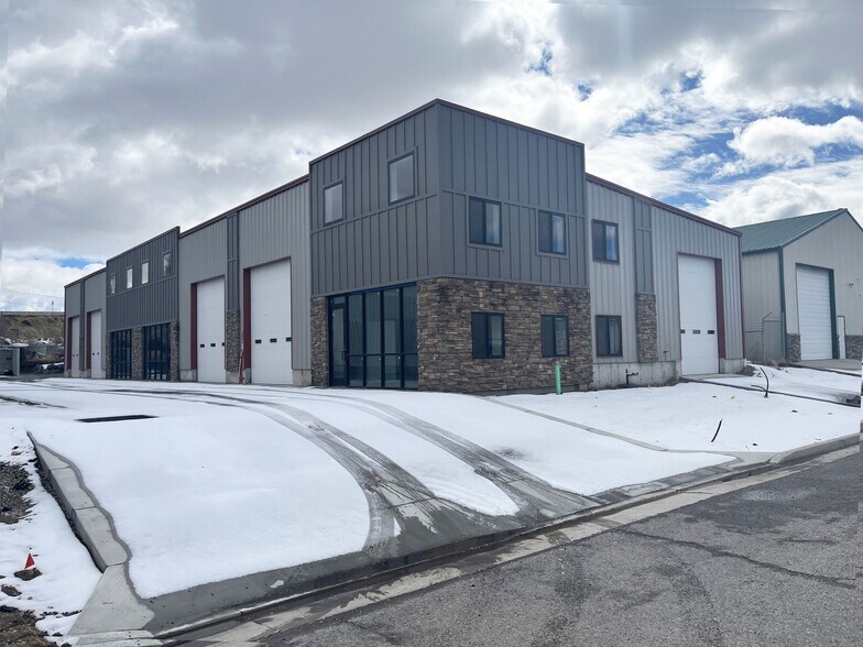 More Photos Of 1938 W 3350 S, Roy Manufacturing For Lease