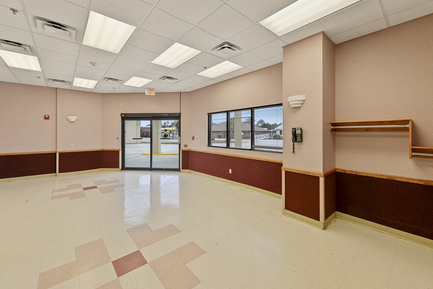 More Photos Of 4405 E Aloha Dr, Diamondhead Storefront Retail Office For Lease