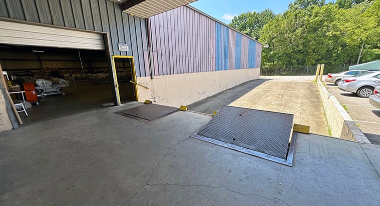 More Photos Of 711 Hospital St, Richmond Warehouse For Lease