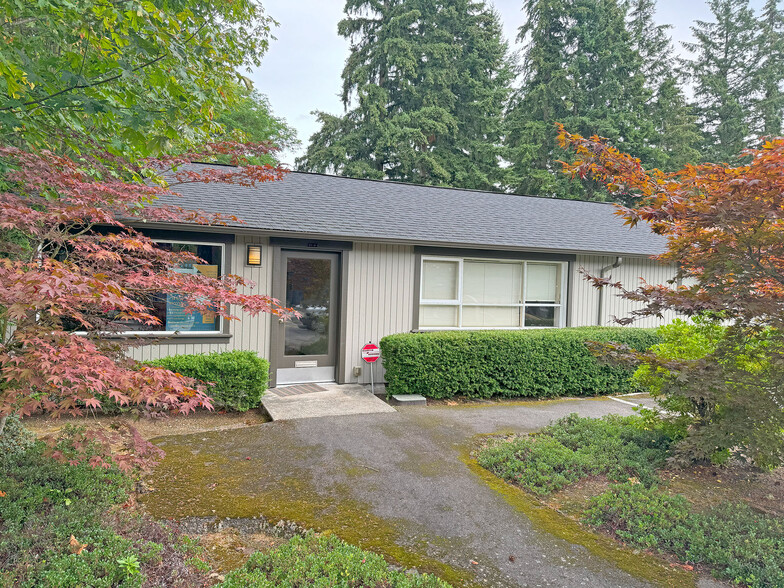 Primary Photo Of 22905 56th Ave W, Mountlake Terrace Medical For Lease