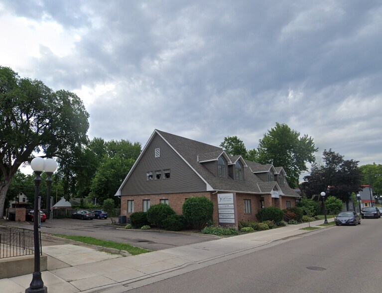 More Photos Of 624 Smith Ave S, Saint Paul Medical For Sale