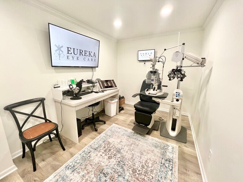 More Photos Of 101 S Central Ave, Eureka General Retail For Sale