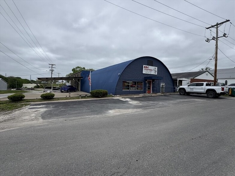 Primary Photo Of 51 S Rubey St, Macon General Retail For Sale