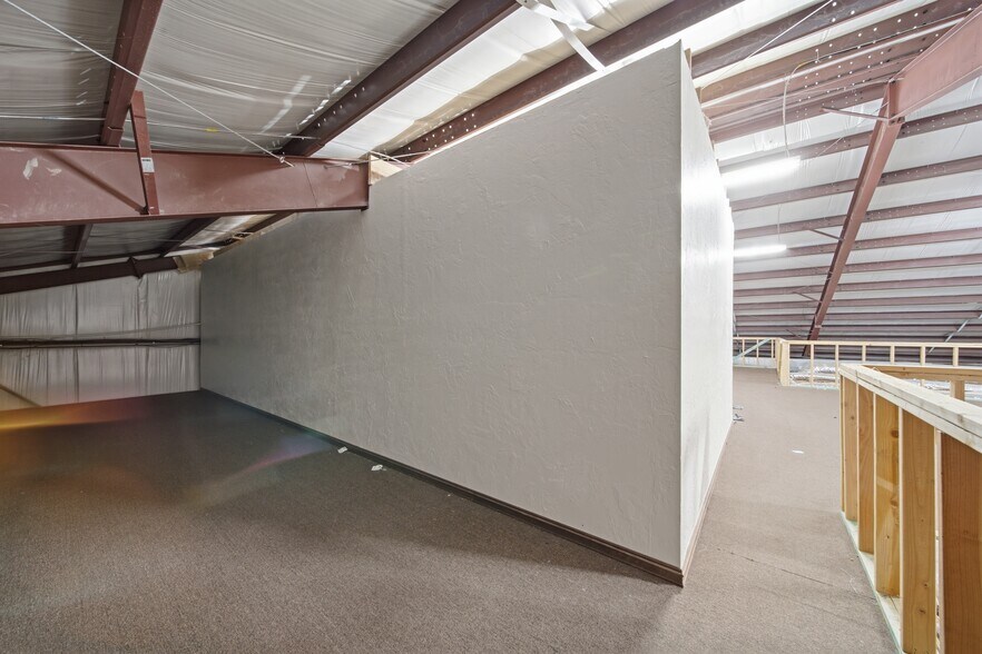 More Photos Of 370690 E Old Highway 64, Cleveland Office For Sale