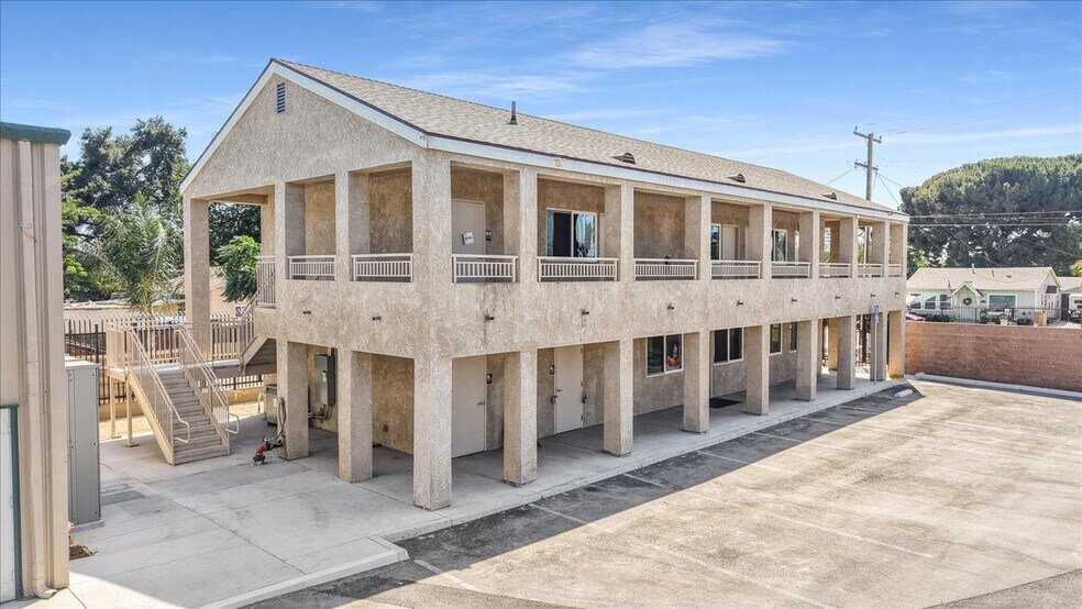 More Photos Of 11185 Roswell Ave, Pomona Warehouse For Lease