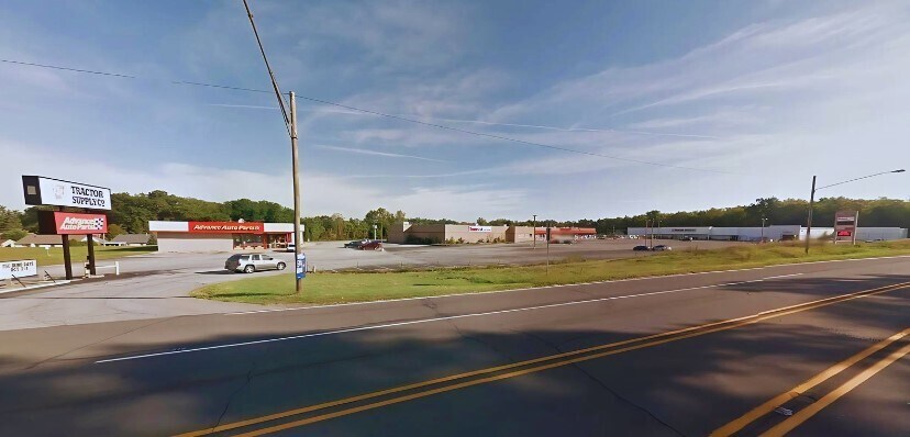 More Photos Of 835 E North St, Kendallville Unknown For Lease