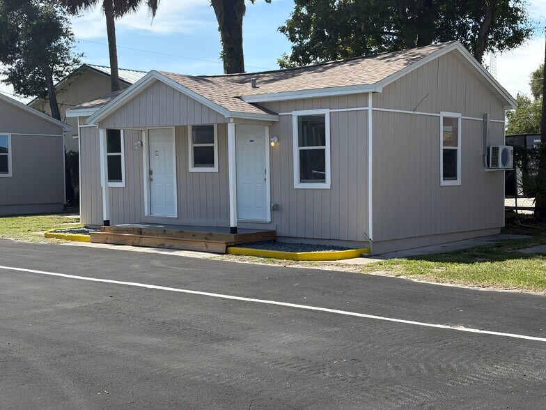 More Photos Of 208 Ridgewood Ave, Daytona Beach Hotel For Sale