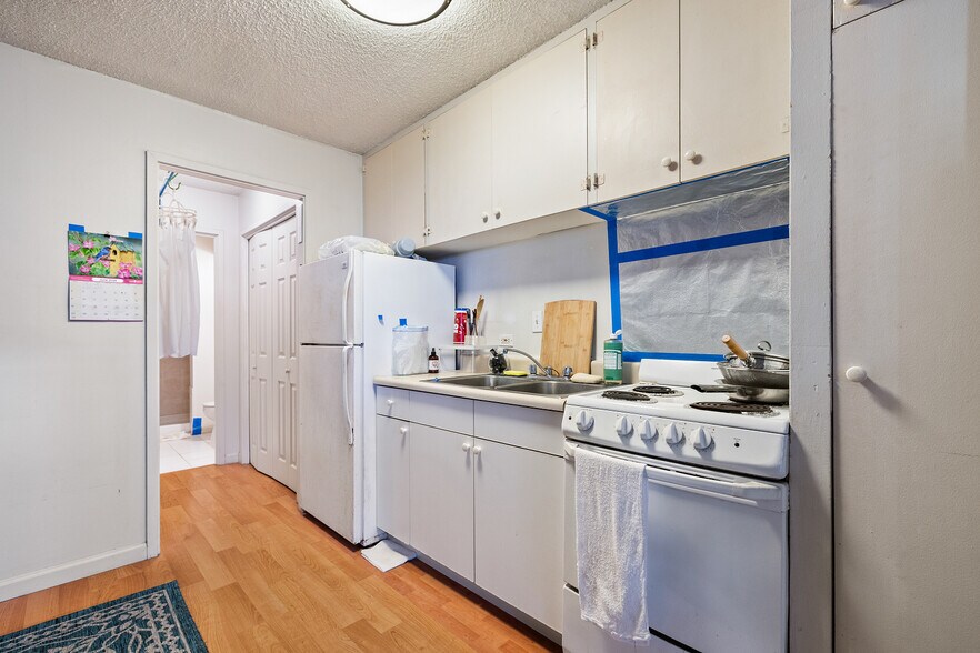 More Photos Of 437 Namahana St, Honolulu Apartments For Sale