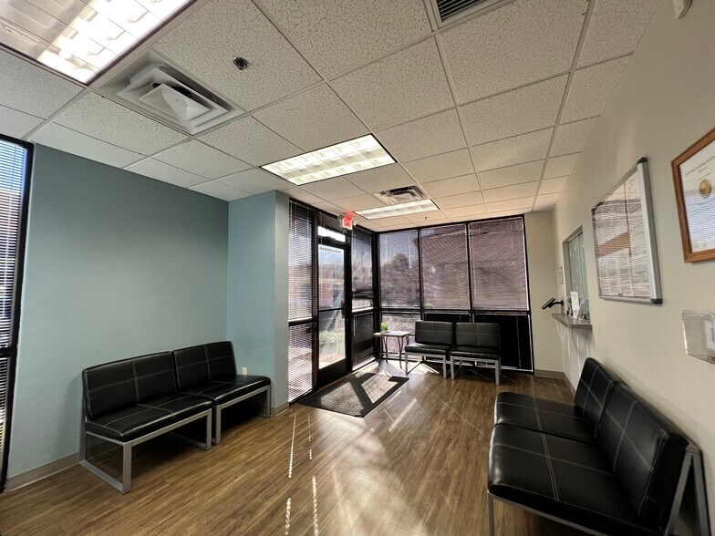 More Photos Of 7155 W Campo Bello, Glendale Office For Lease