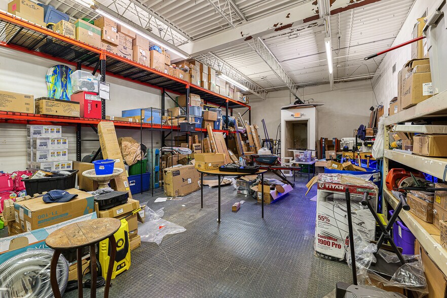 More Photos Of 254 Winnebago Dr, Fond Du Lac Office For Sale