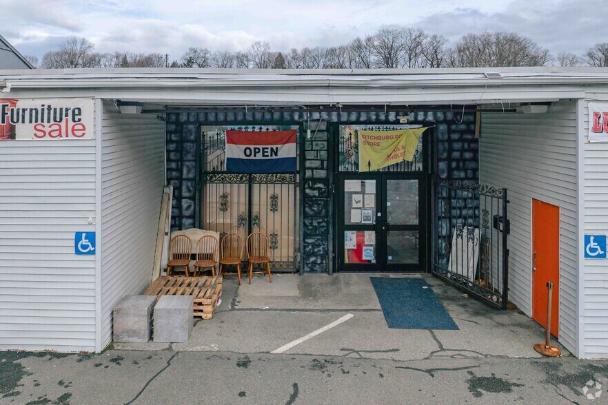 More Photos Of 480 Water St, Fitchburg Freestanding For Sale