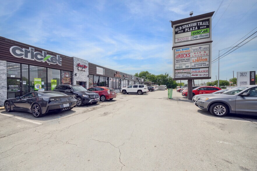 More Photos Of 3922-3936 Old Spanish Trl, Houston Unknown For Lease