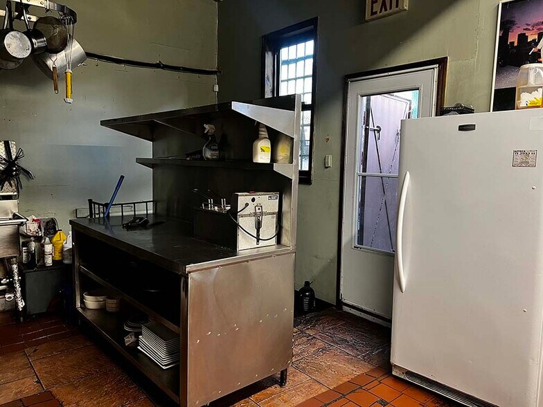 More Photos Of 500 Henderson Ave, Staten Island Restaurant For Sale