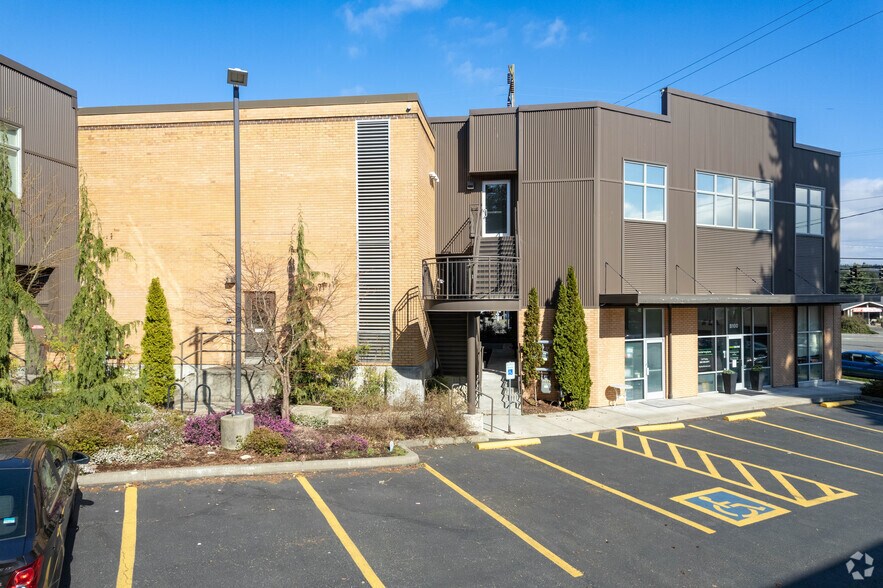 More Photos Of 20011 Ballinger Way NE, Shoreline Office For Lease