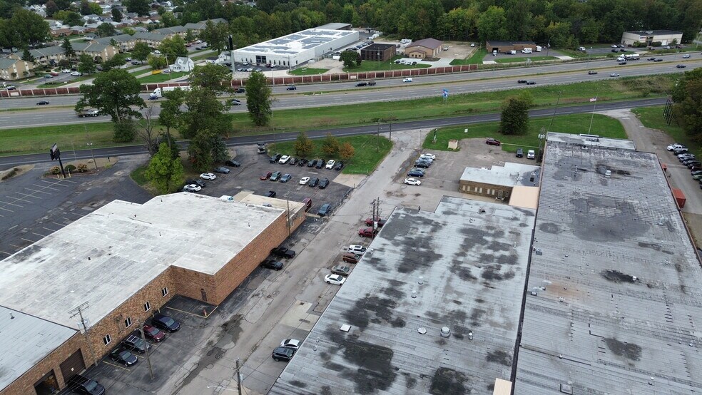 More Photos Of 33220-33250 Lakeland Blvd, Eastlake Warehouse For Lease