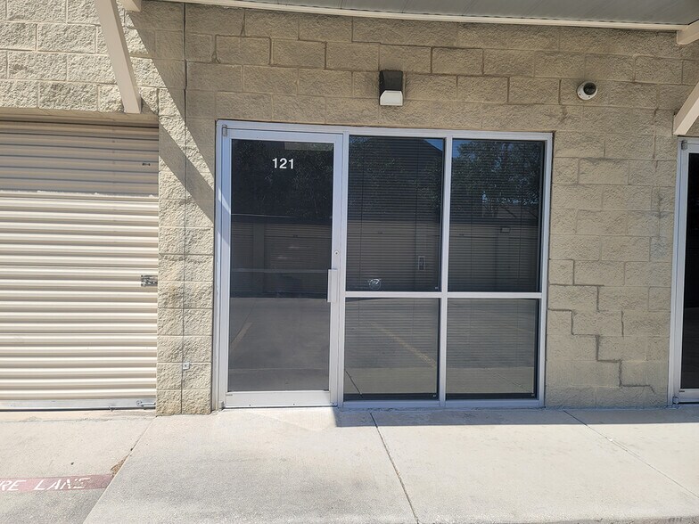 More Photos Of 7340 Blanco Rd, San Antonio Self Storage For Lease