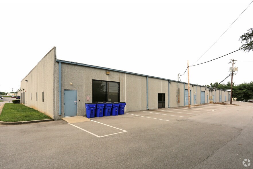 More Photos Of 1051 Newtown Pike, Lexington Unknown For Lease