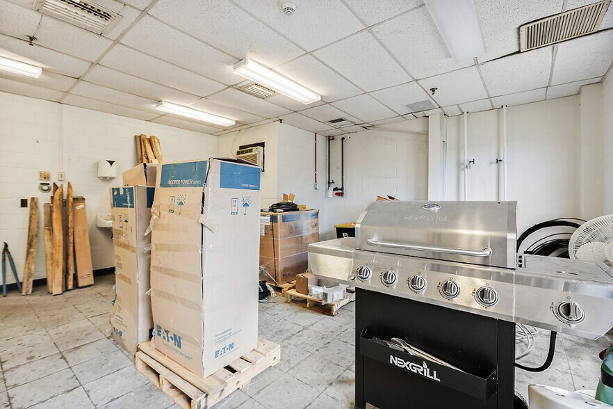 More Photos Of 60 Darin Dr, Augusta Service For Sale