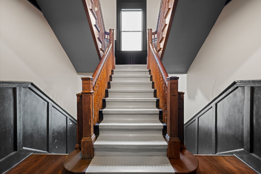 More Photos Of 224 S Howard St, Spokane Apartments For Sale