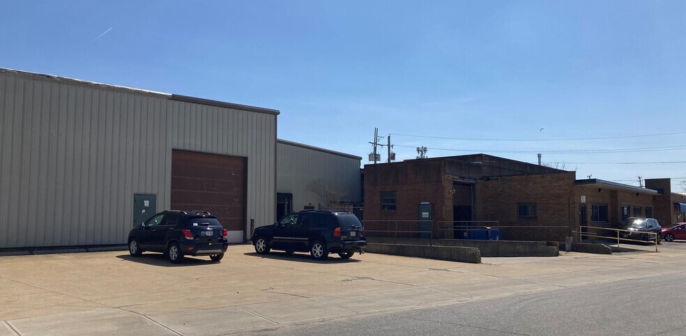 More Photos Of 4810 W 139th St, Cleveland Manufacturing For Sale