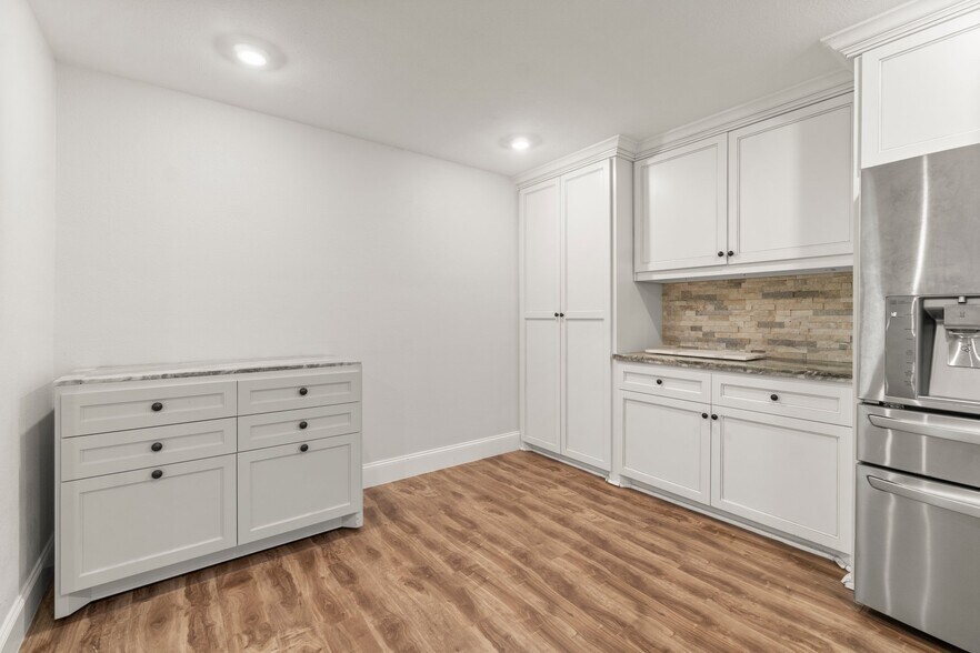 More Photos Of 2042 Teal Dr, Spring Dormitory For Sale