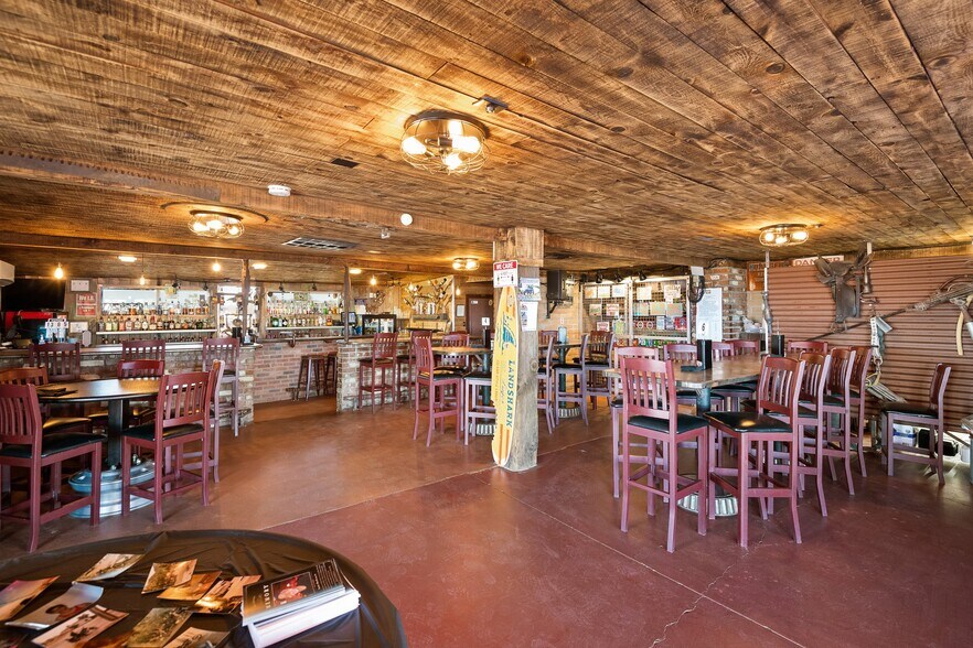 More Photos Of 1200 N Jefferson Dr, Oracle Bar For Sale